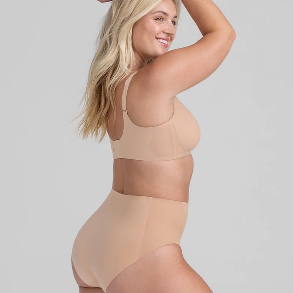 Honeylove CrossOver Brief - Sand / Medium